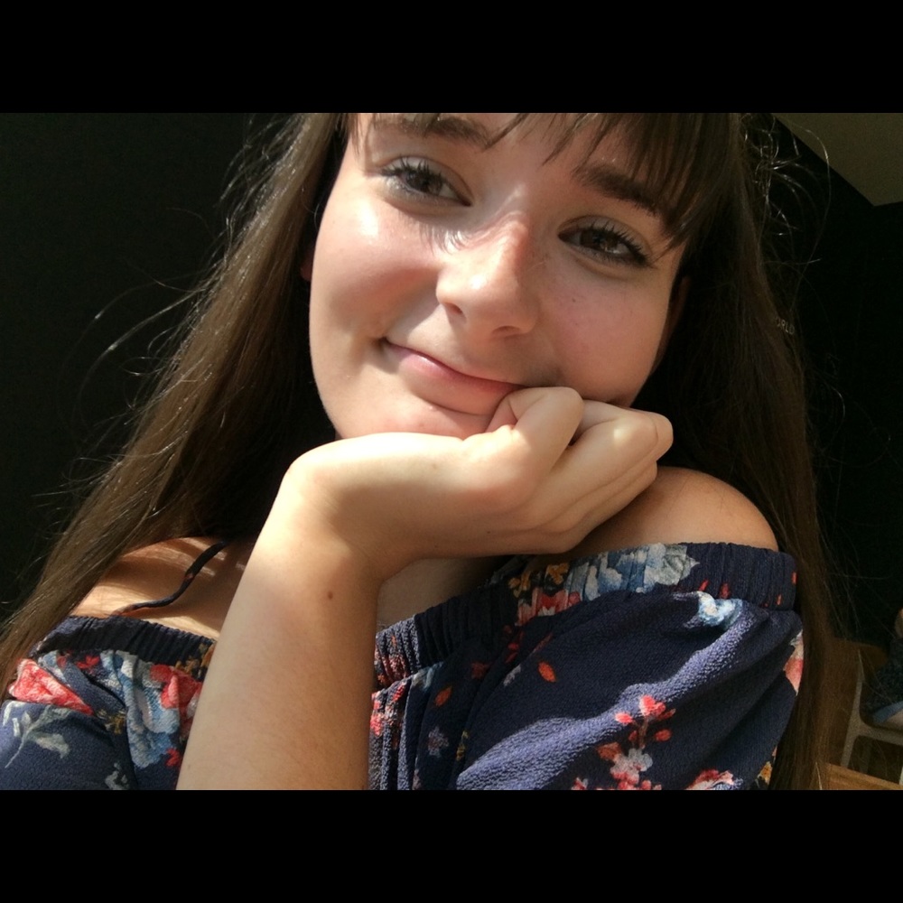 Meet your Posher, Emily